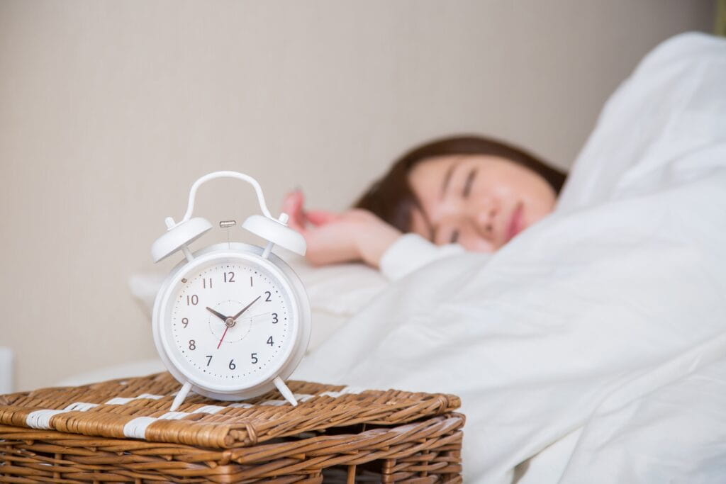 生理前や生理中が眠いのはなぜ ぼんやりする眠気の原因と対処法 Olter